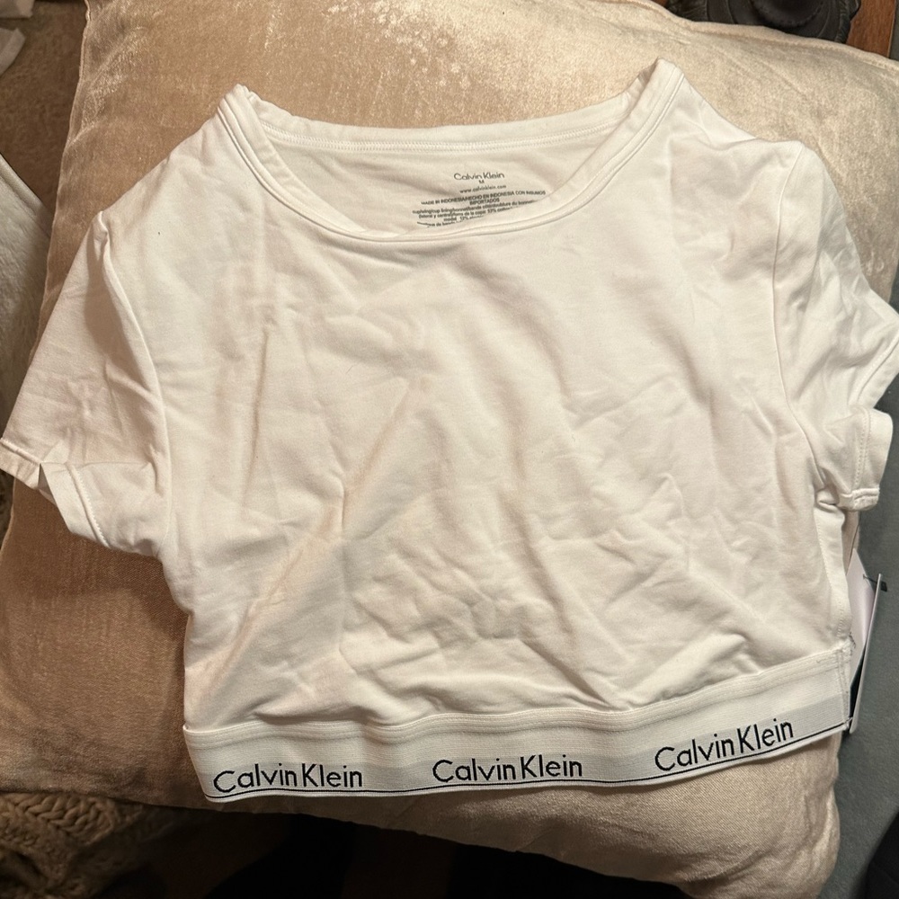 NWT cropped Calvin Klein top with elastic band